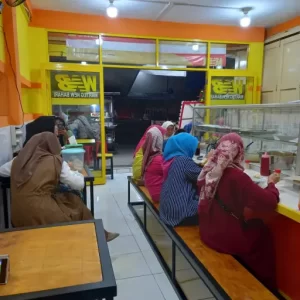 Contoh Outlet Modern Warteg New Bahari